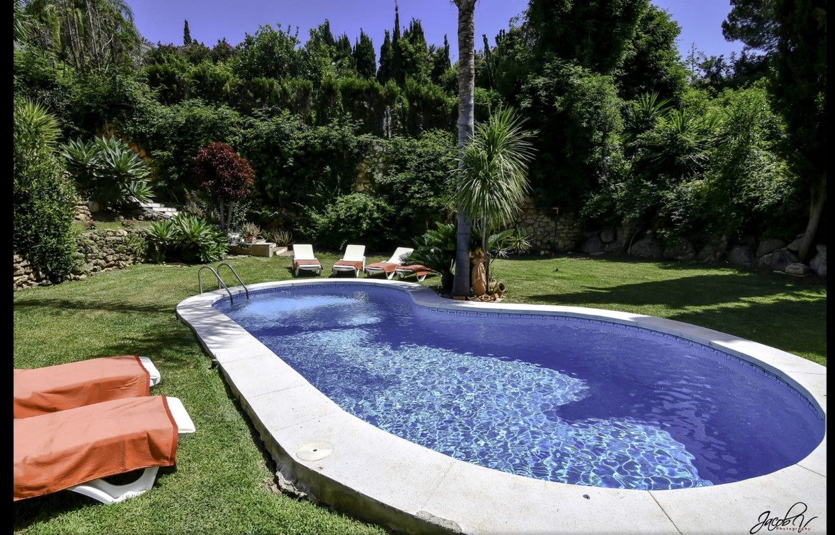 Huis te koop in El Rosario | 4 slaapkamers H5107462