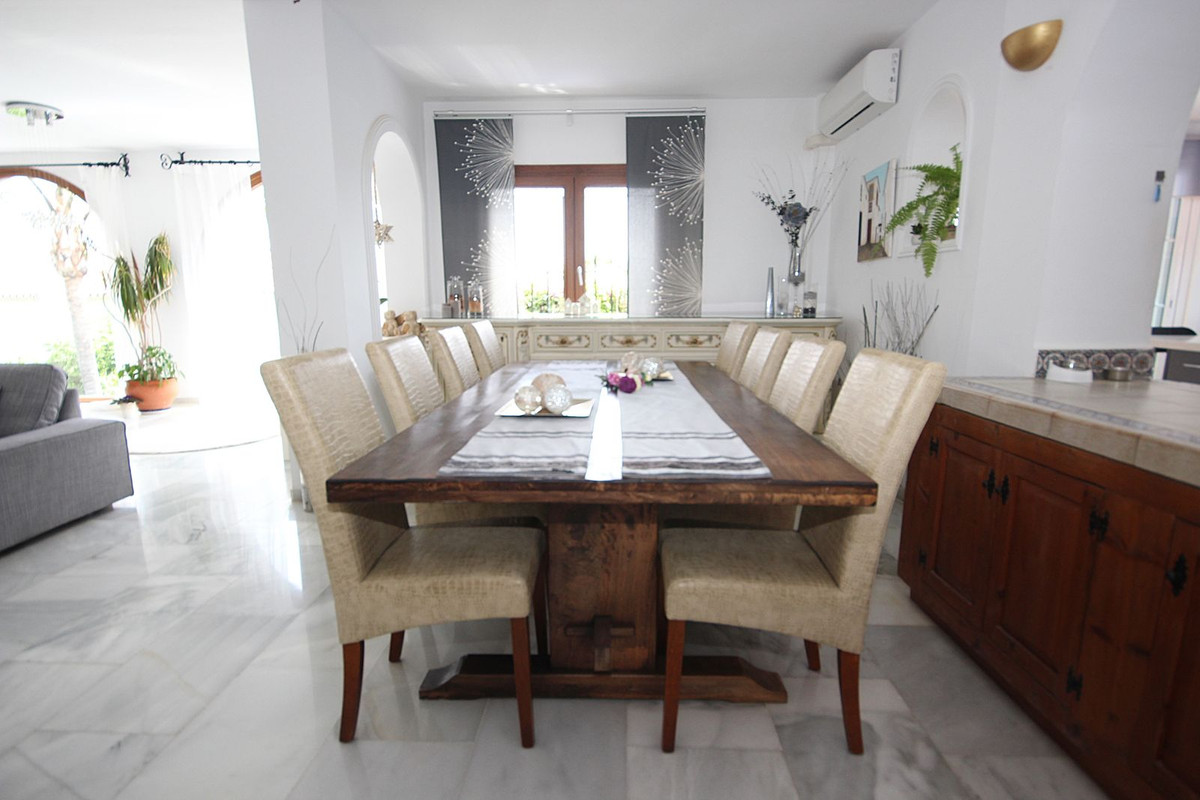 Huis te koop in El Rosario | 4 slaapkamers H5107462