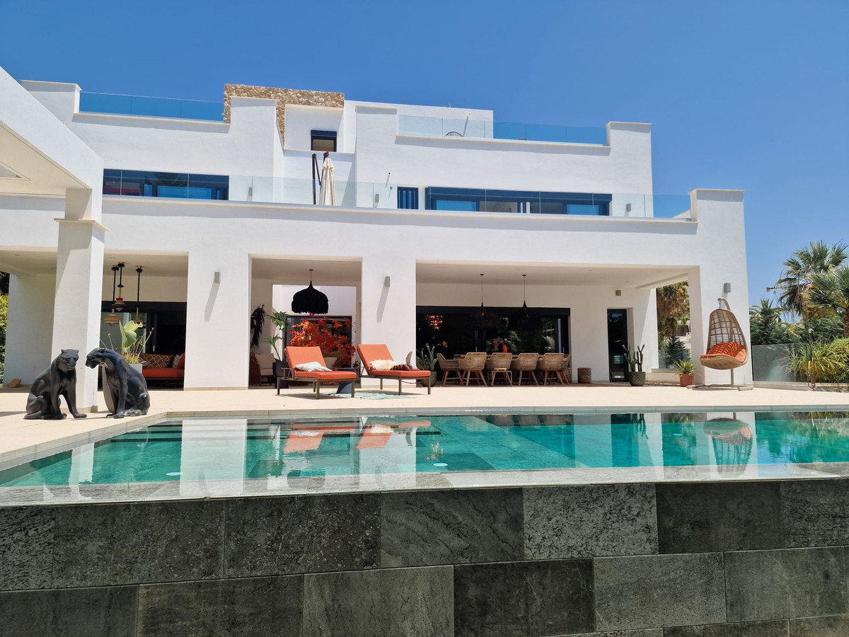 Huis te koop in El Rosario | 5 slaapkamers H5109376