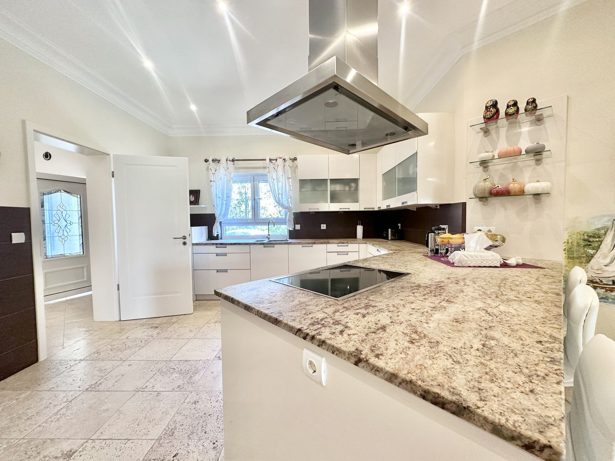 Huis te koop in El Rosario | 6 slaapkamers H5114674