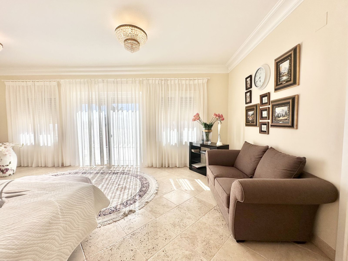 Huis te koop in El Rosario | 6 slaapkamers H5114674