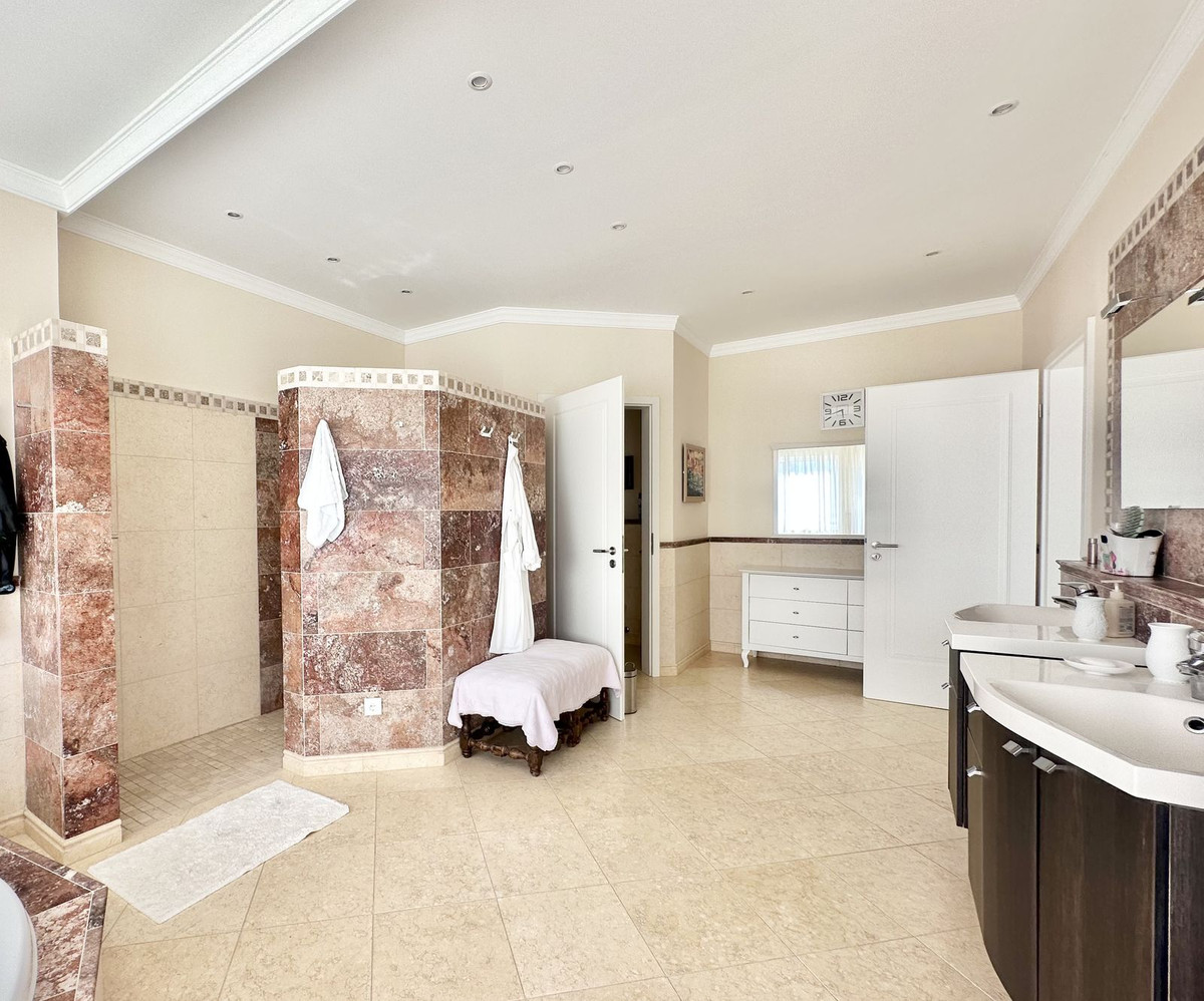 Huis te koop in El Rosario | 6 slaapkamers H5114674