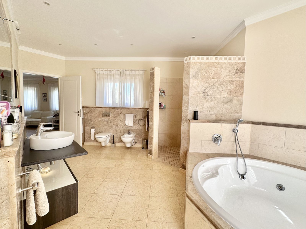 Huis te koop in El Rosario | 6 slaapkamers H5114674