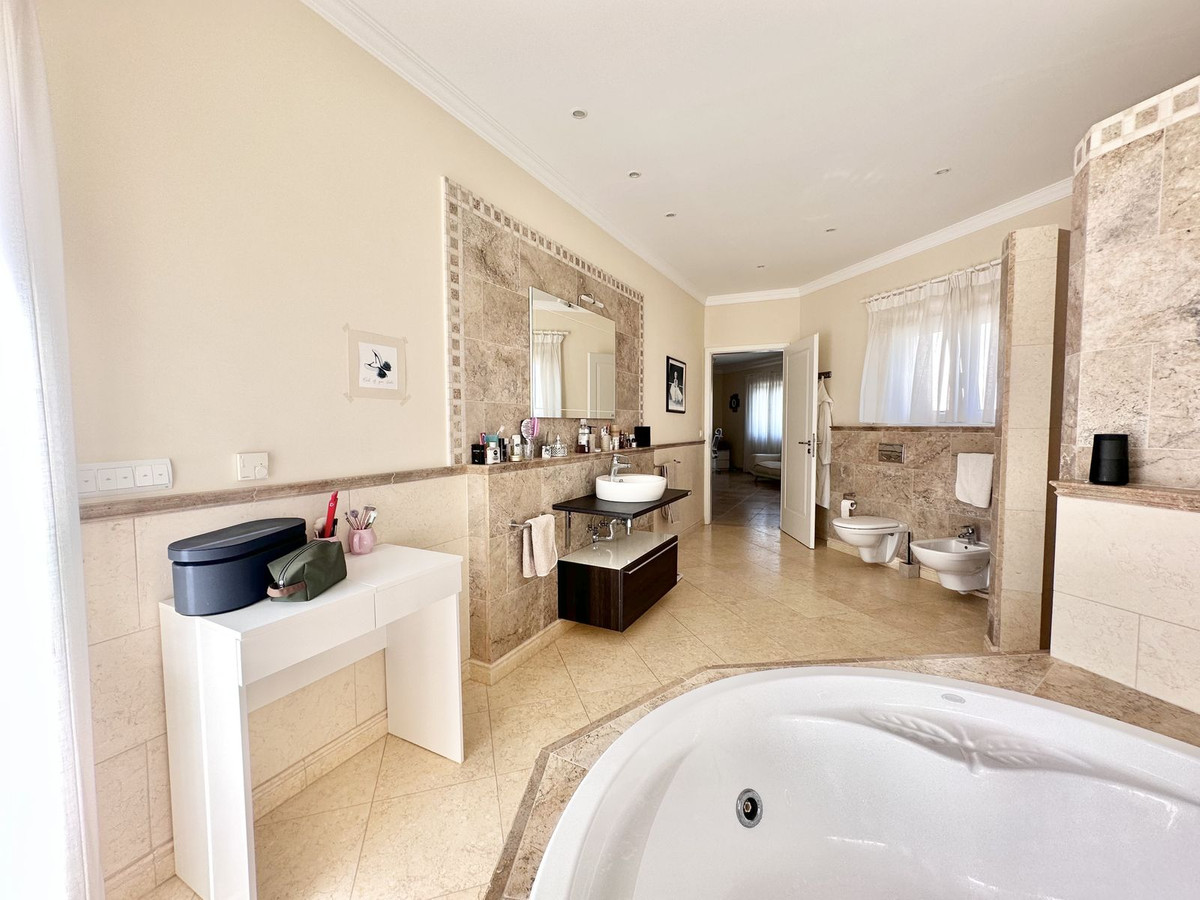 Huis te koop in El Rosario | 6 slaapkamers H5114674