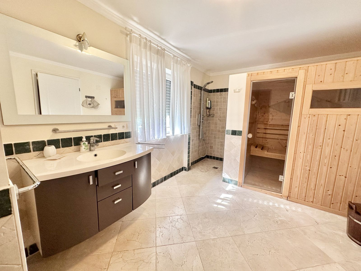 Huis te koop in El Rosario | 6 slaapkamers H5114674