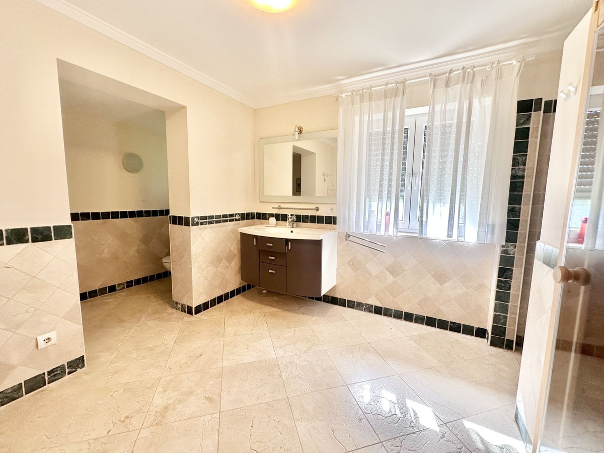 Huis te koop in El Rosario | 6 slaapkamers H5114674