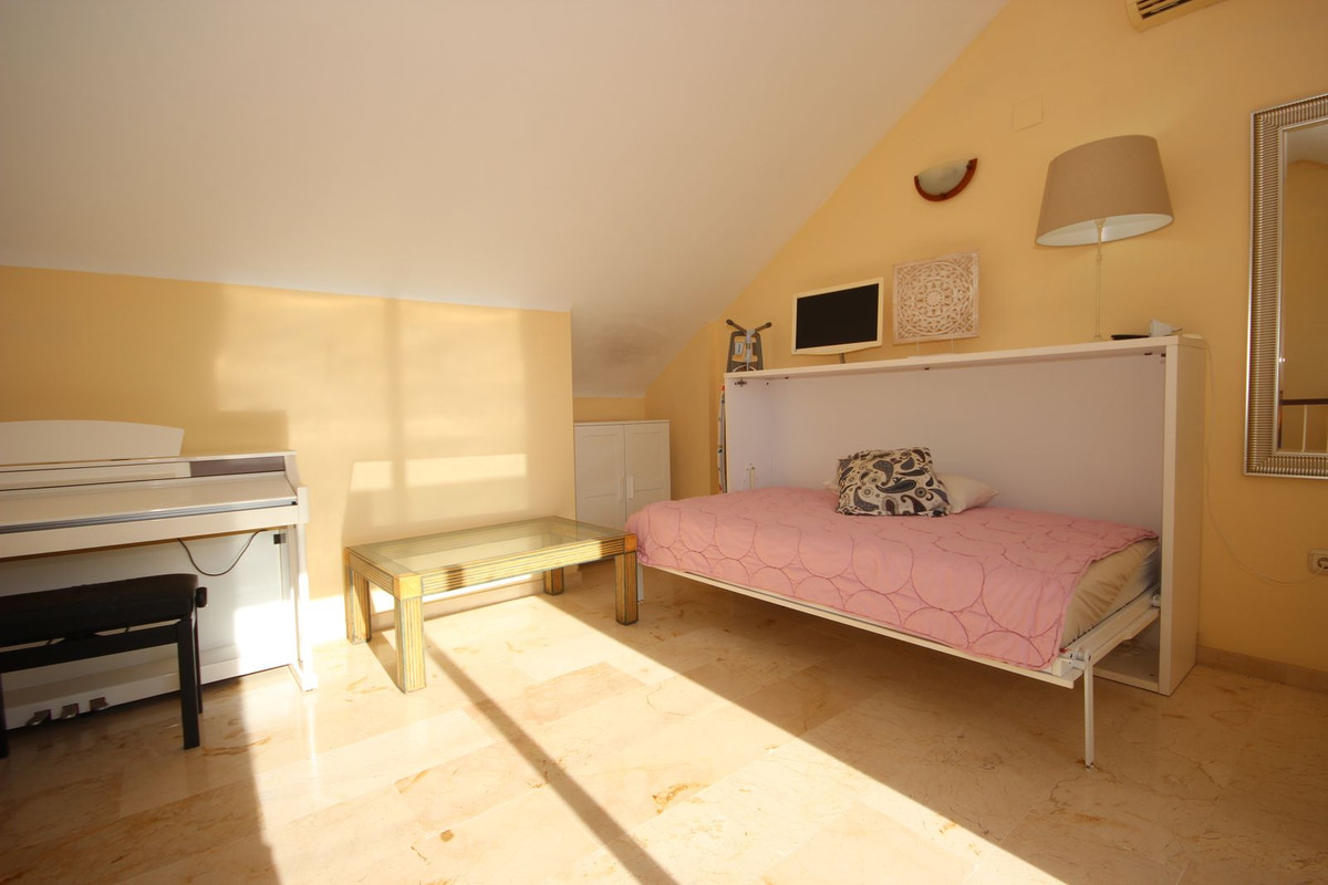 Huis te koop in El Rosario | 4 slaapkamers H5232454