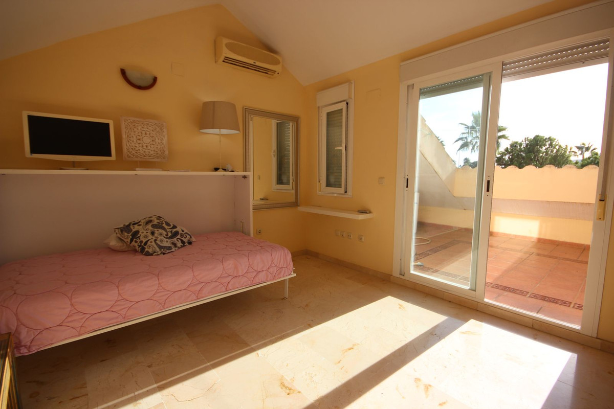 Huis te koop in El Rosario | 4 slaapkamers H5232454