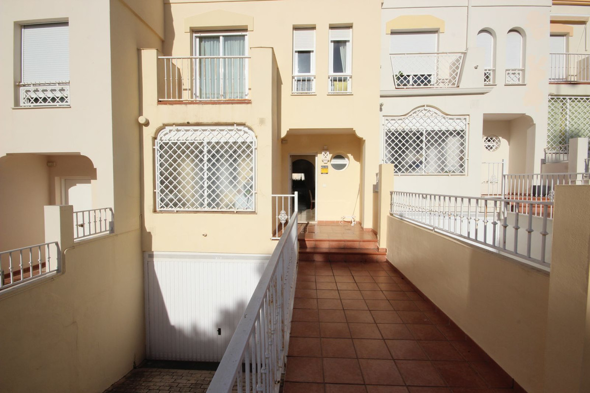 Huis te koop in El Rosario | 4 slaapkamers H5232454