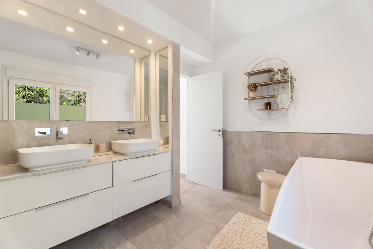 Huis te koop in El Rosario | 6 slaapkamers H5237761