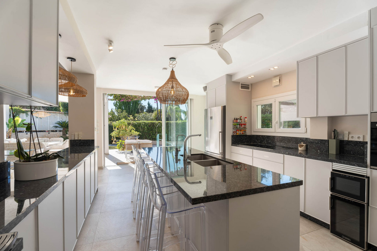 Huis te koop in El Rosario | 6 slaapkamers H5237761