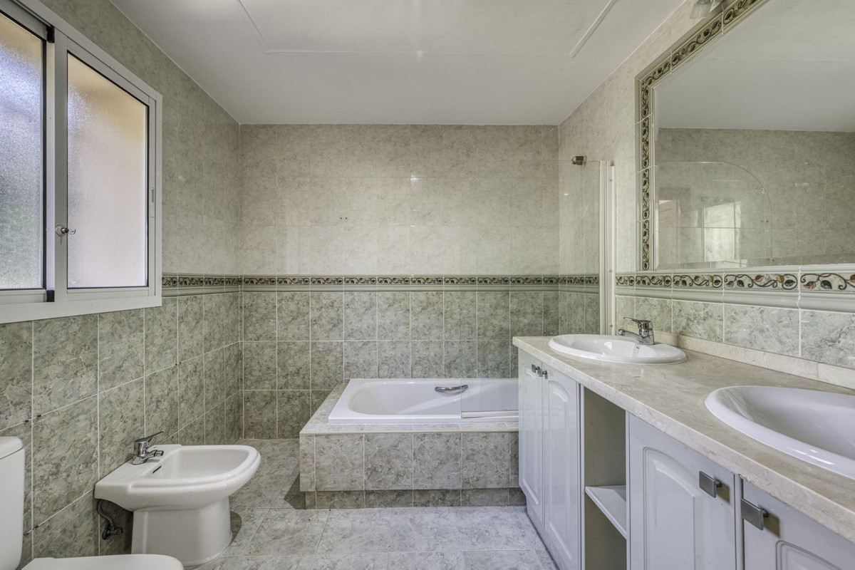 Huis te koop in El Rosario | 4 slaapkamers H5250064