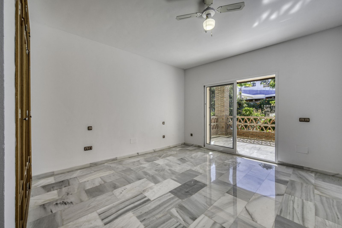 Huis te koop in El Rosario | 4 slaapkamers H5250064