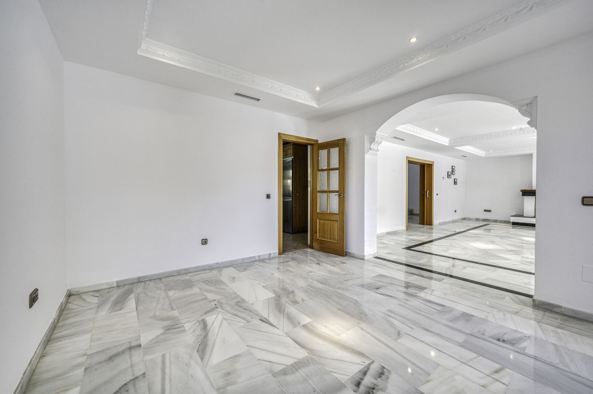 Huis te koop in El Rosario | 4 slaapkamers H5250064