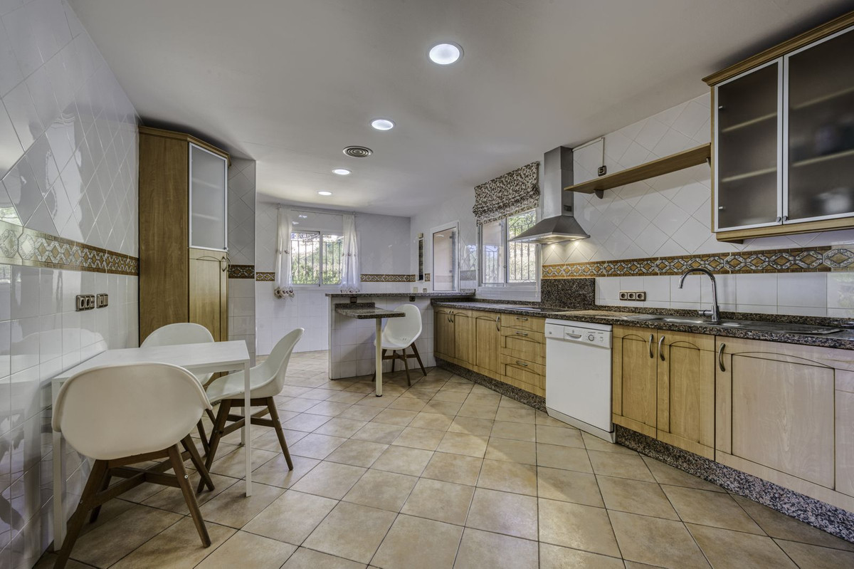 Huis te koop in El Rosario | 4 slaapkamers H5250064