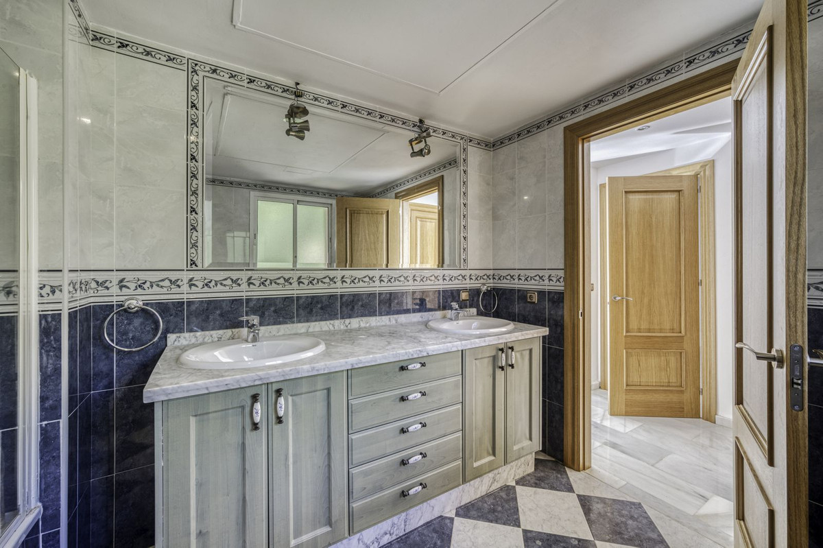 Huis te koop in El Rosario | 4 slaapkamers H5250064