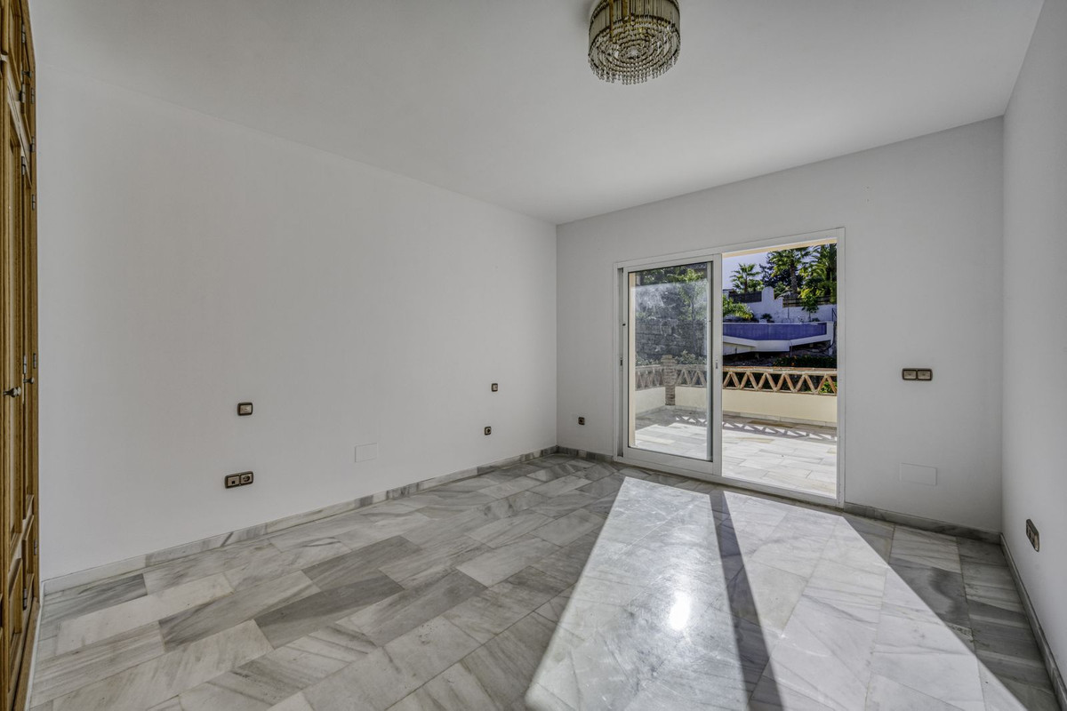 Huis te koop in El Rosario | 4 slaapkamers H5250064