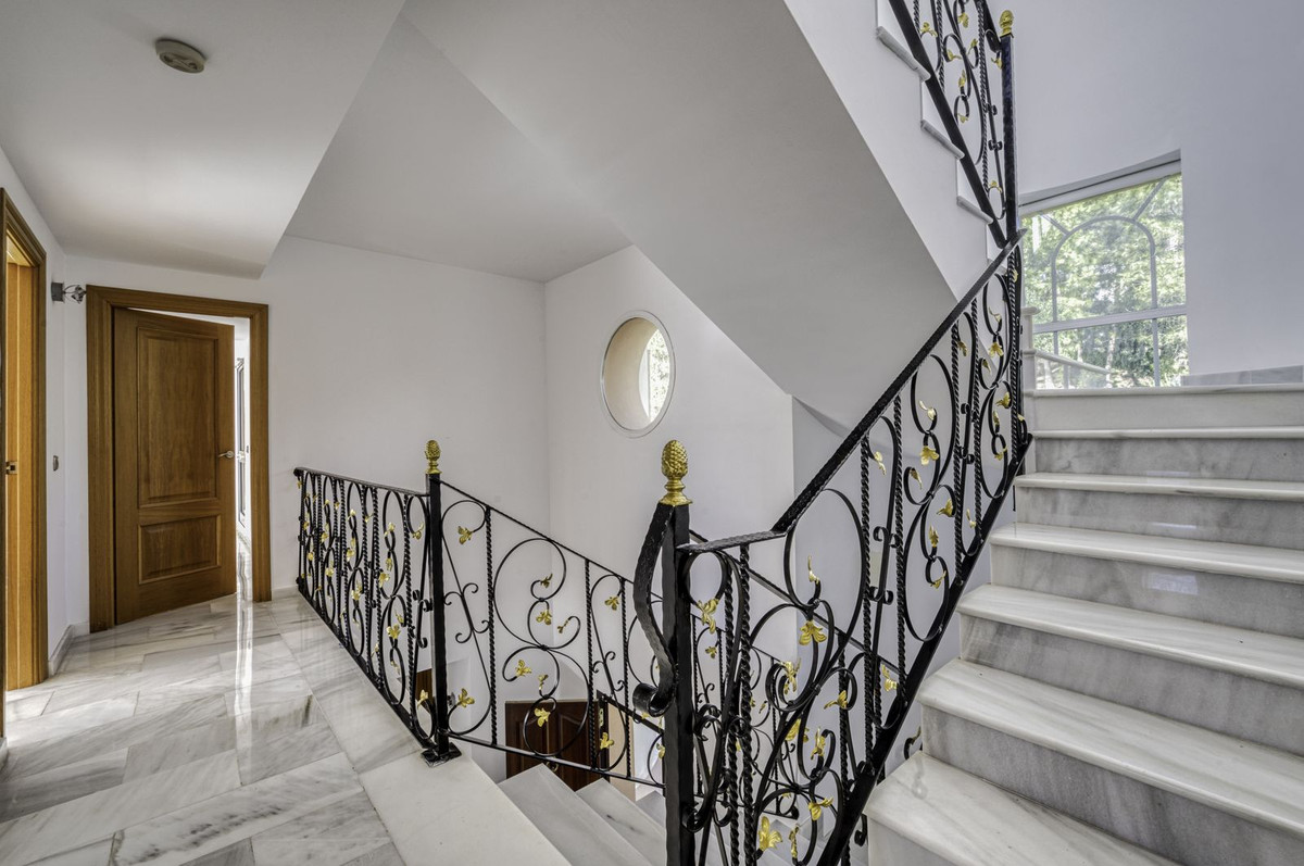 Huis te koop in El Rosario | 4 slaapkamers H5250064