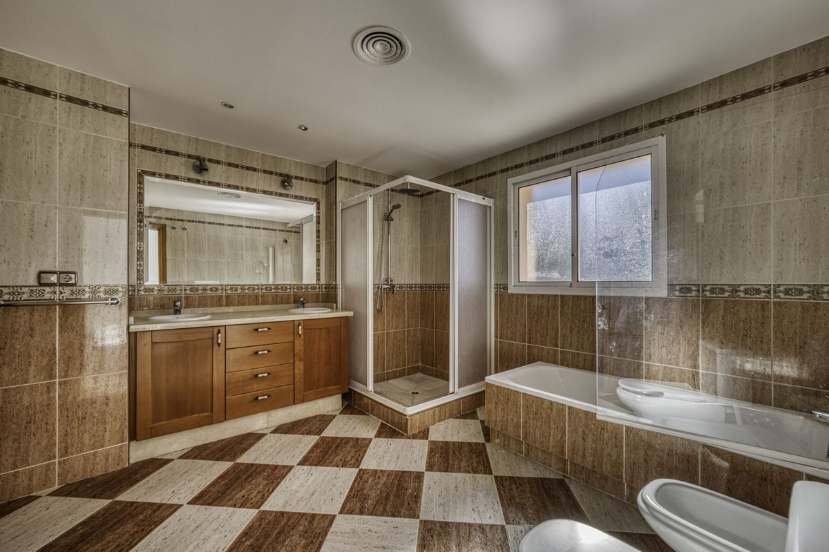 Huis te koop in El Rosario | 4 slaapkamers H5250064