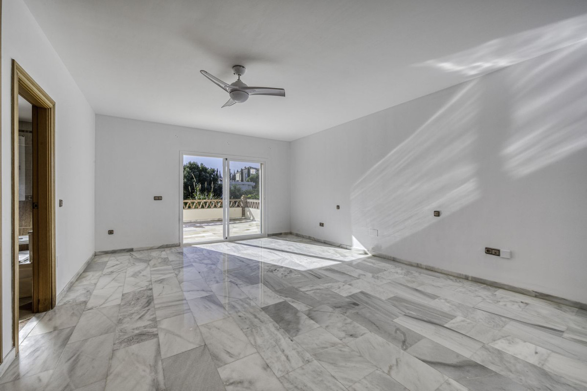 Huis te koop in El Rosario | 4 slaapkamers H5250064