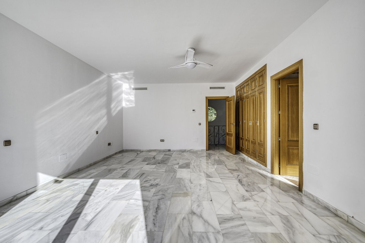 Huis te koop in El Rosario | 4 slaapkamers H5250064