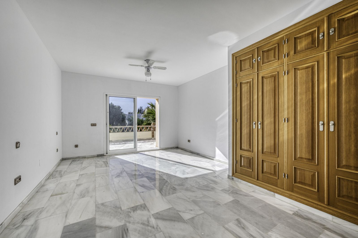 Huis te koop in El Rosario | 4 slaapkamers H5250064