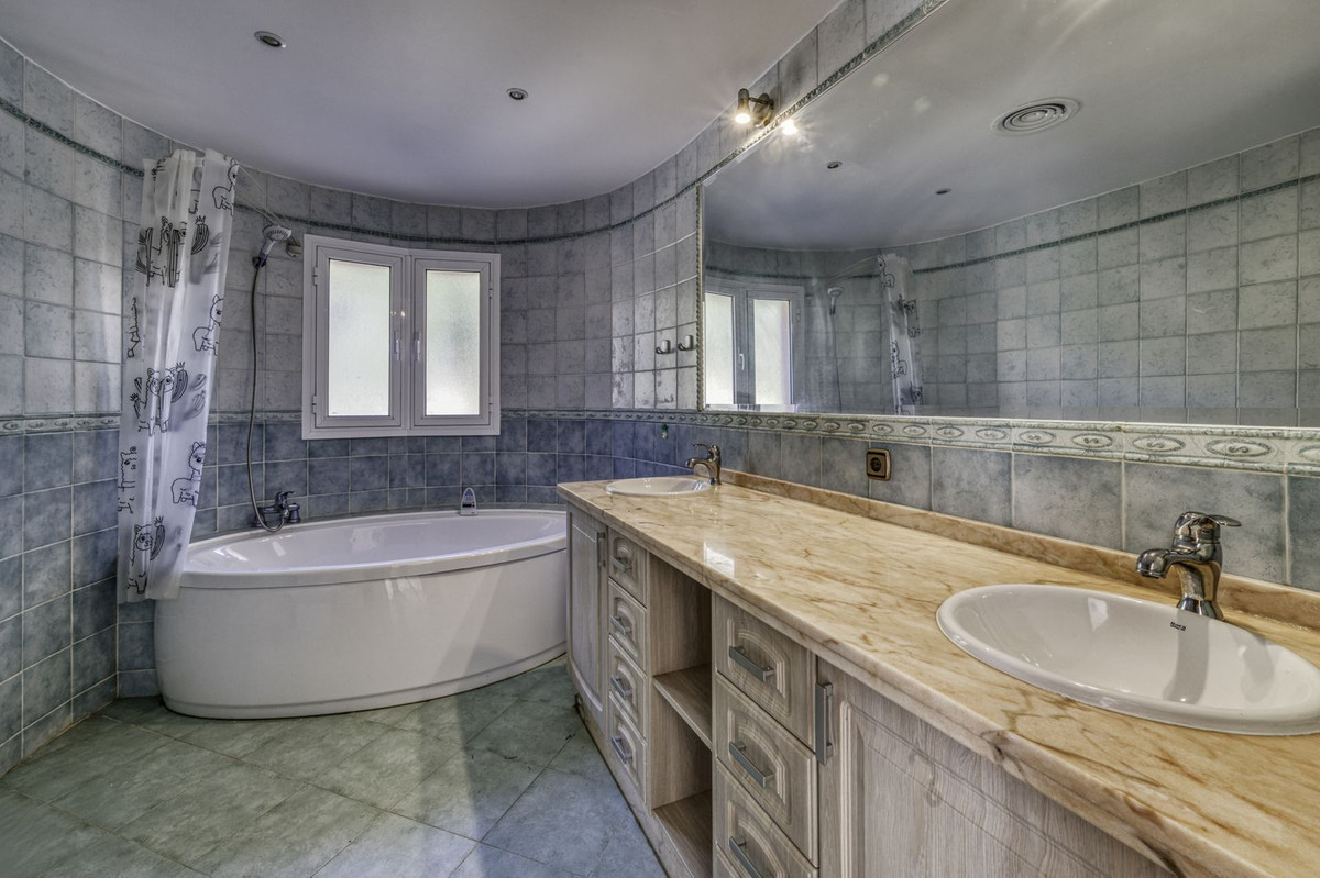 Huis te koop in El Rosario | 4 slaapkamers H5250064