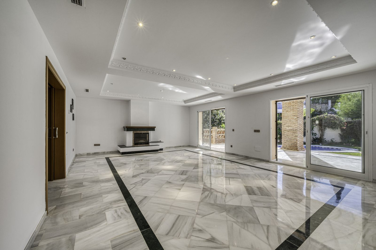 Huis te koop in El Rosario | 4 slaapkamers H5250064