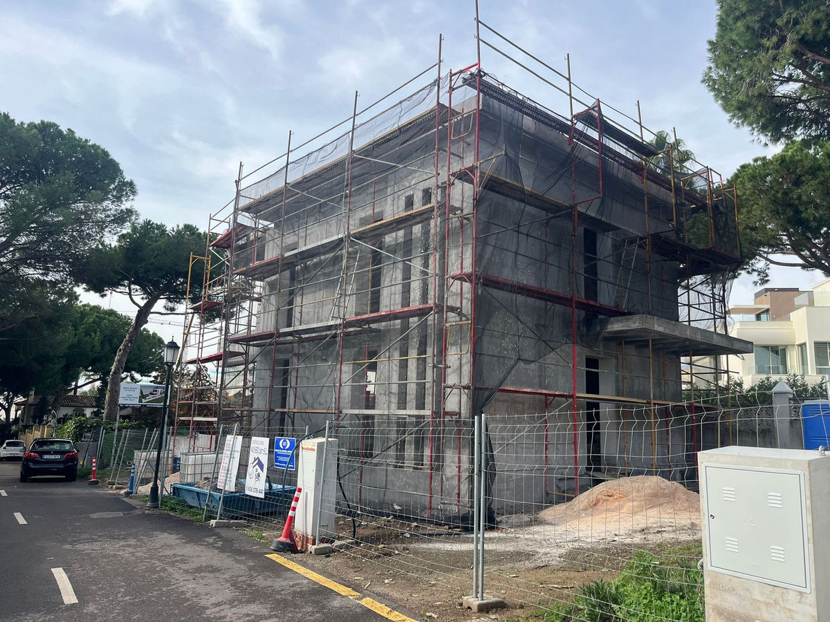 Huis te koop in El Rosario | 4 slaapkamers H5253511