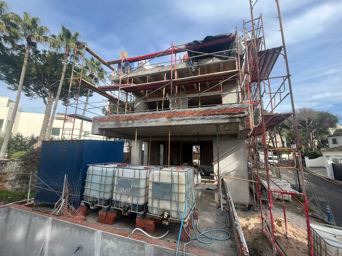 Huis te koop in El Rosario | 4 slaapkamers H5253511