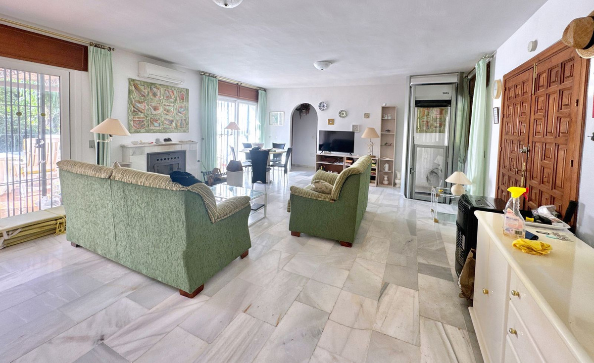 Huis te koop in El Rosario | 5 slaapkamers H5302936