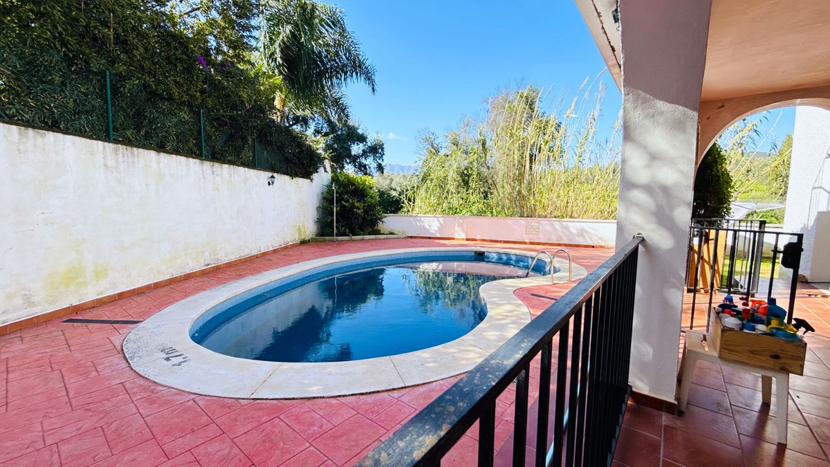 Huis te koop in El Rosario | 5 slaapkamers H5302936