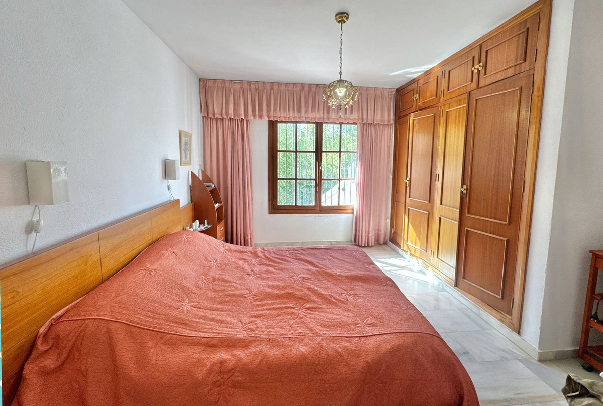 Huis te koop in El Rosario | 5 slaapkamers H5302936