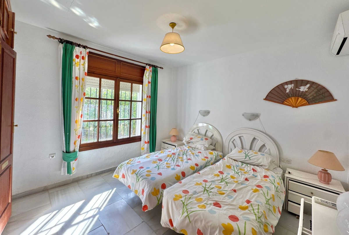 Huis te koop in El Rosario | 5 slaapkamers H5302936