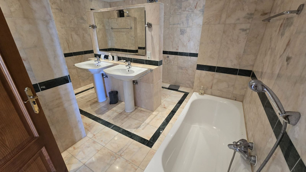 Huis te koop in El Rosario | 7 slaapkamers H5356741