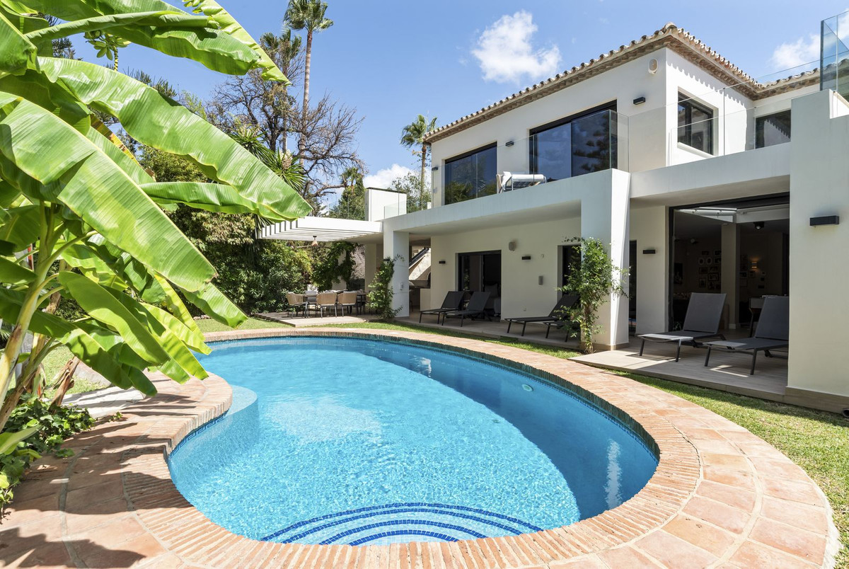 Huis te koop in El Rosario | 4 slaapkamers H5364952