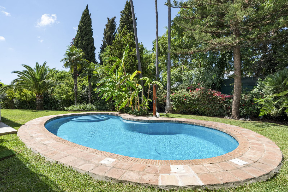 Huis te koop in El Rosario | 4 slaapkamers H5364952