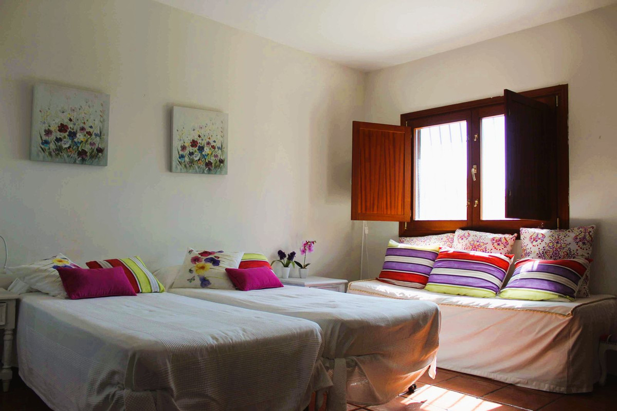 Huis te koop in El Rosario | 10 slaapkamers H5376970