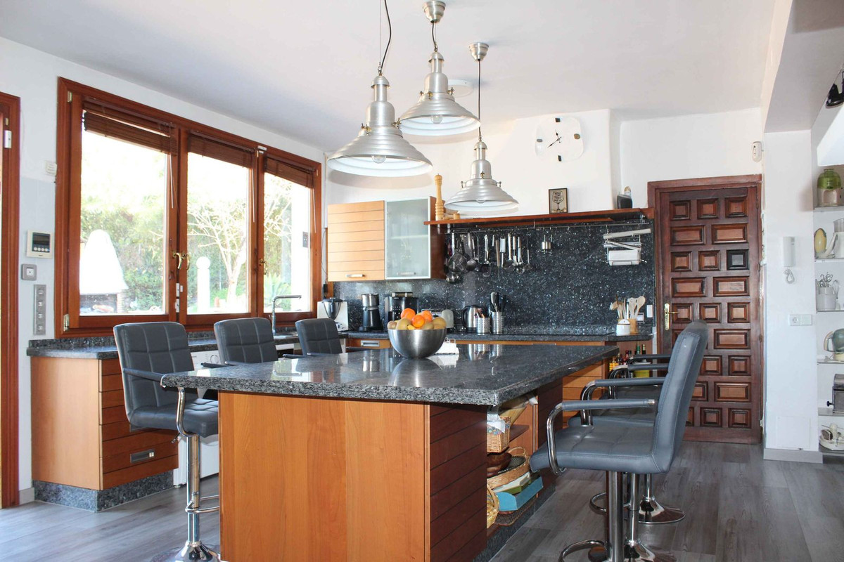 Huis te koop in El Rosario | 10 slaapkamers H5376970
