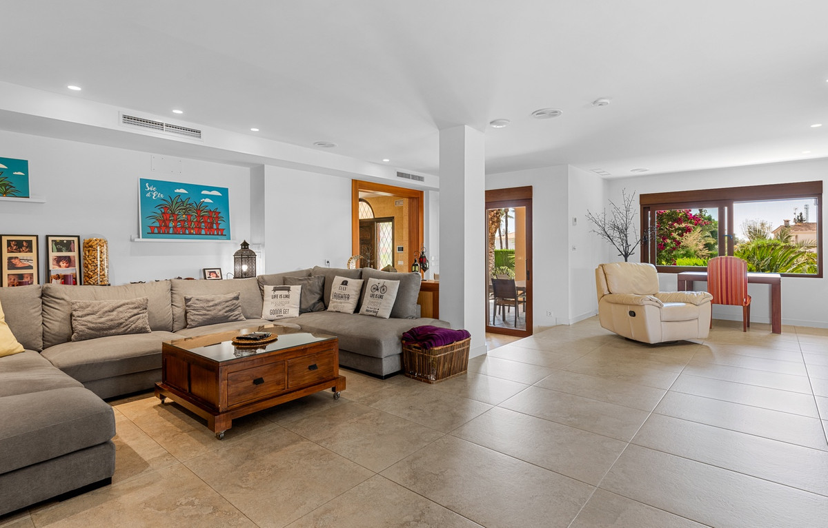 Vrijstaande Villa te koop in Elche | 5 slaapkamers H5034481