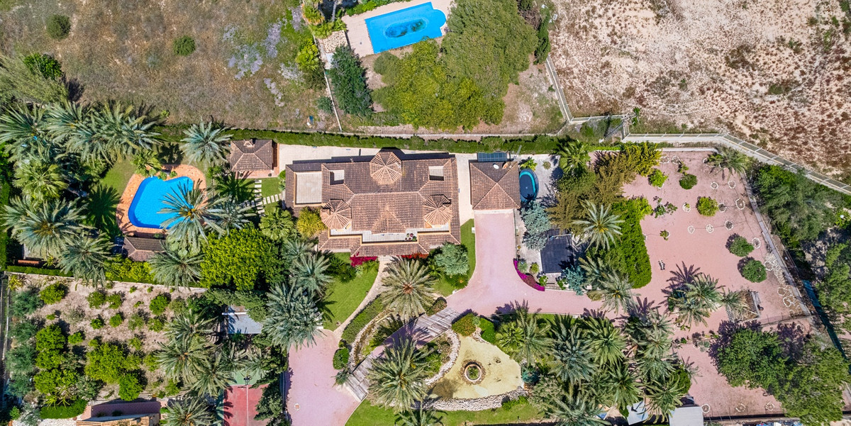 Vrijstaande Villa te koop in Elche | 5 slaapkamers H5034481