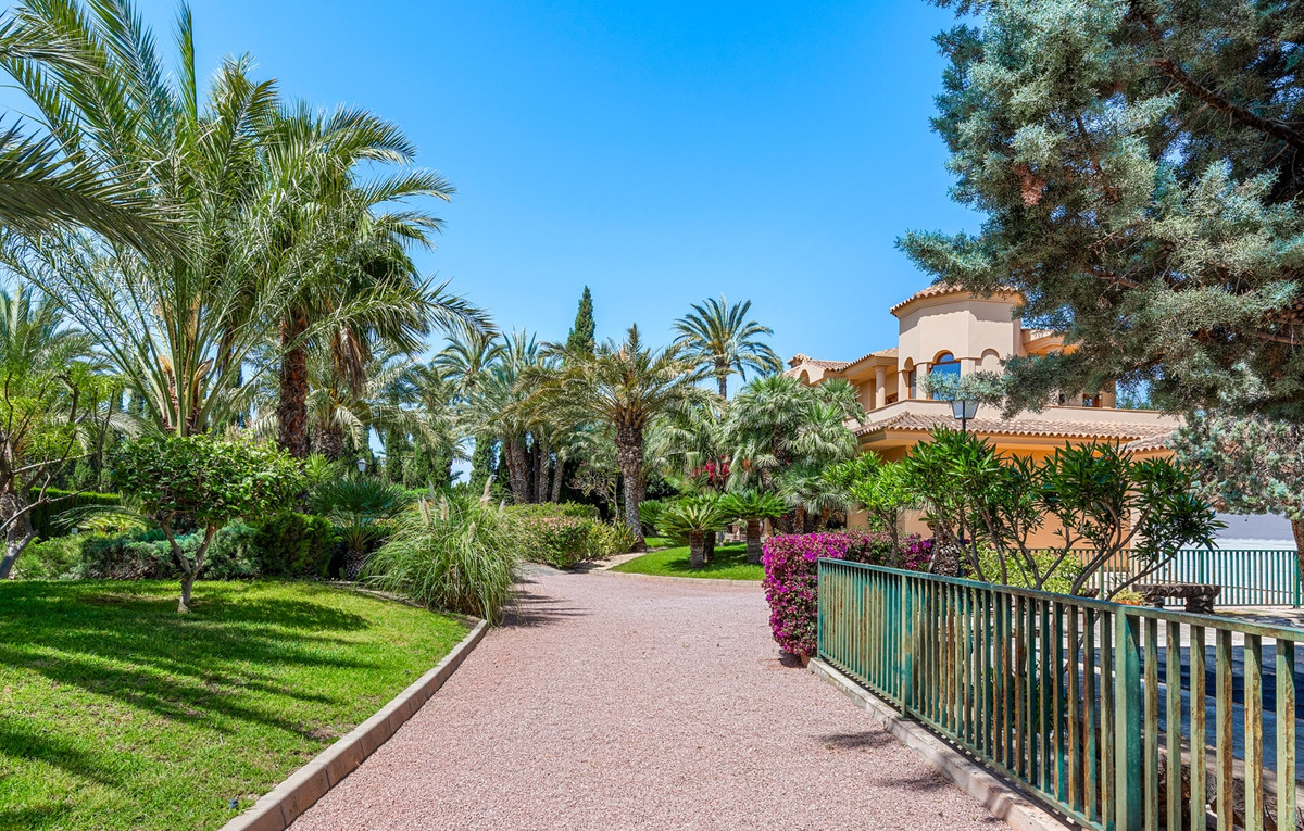 Vrijstaande Villa te koop in Elche | 5 slaapkamers H5034481