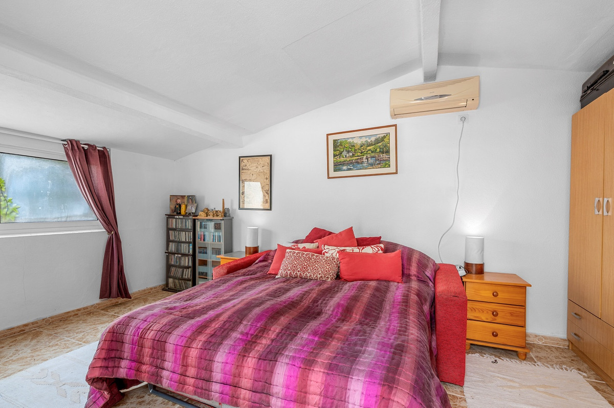 Vrijstaande Villa te koop in Elche | 6 slaapkamers H5214022