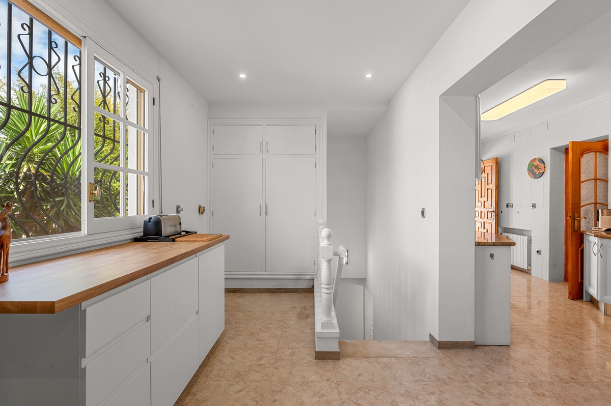 Vrijstaande Villa te koop in Elche | 6 slaapkamers H5214022