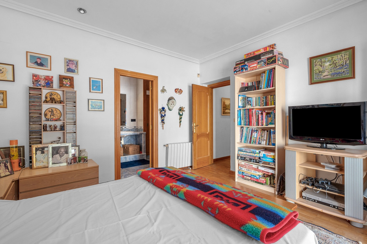 Vrijstaande Villa te koop in Elche | 6 slaapkamers H5214022