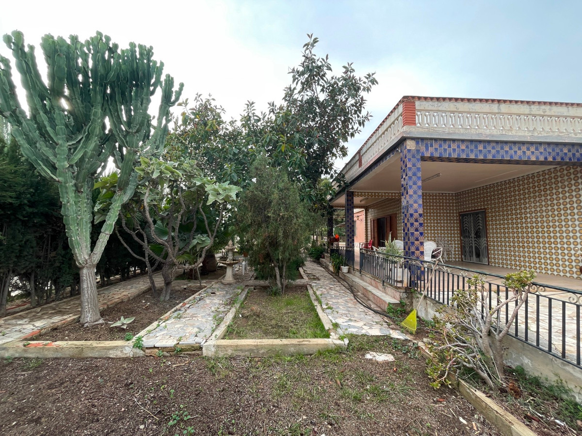 Vrijstaande Villa te koop in Elche | 4 slaapkamers H5257210