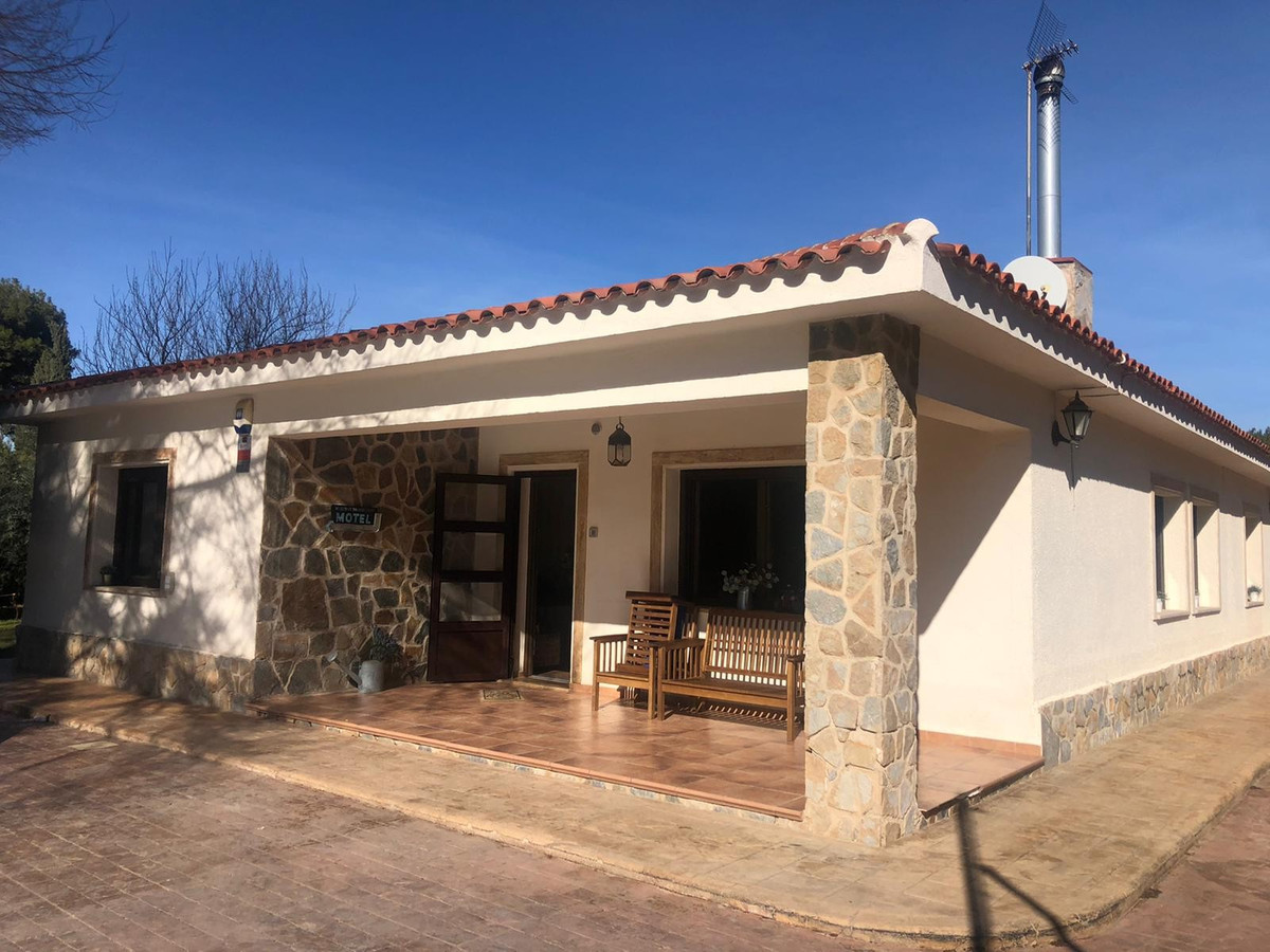Vrijstaande Villa te koop in Elda | 4 slaapkamers H5509342