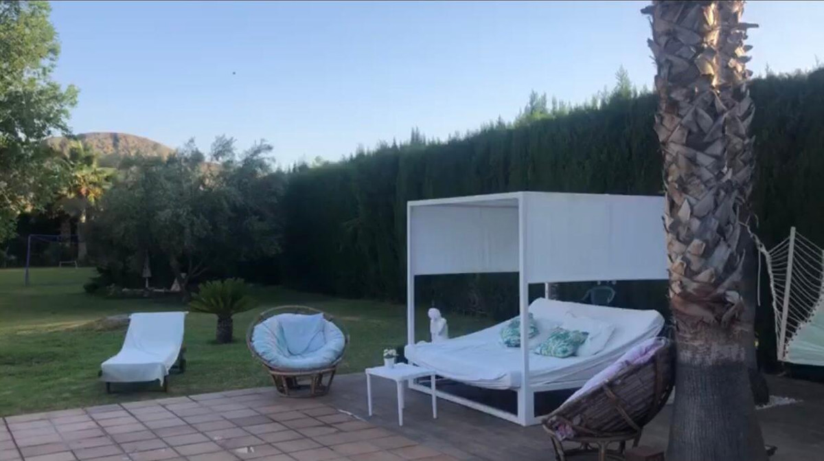 Vrijstaande Villa te koop in Elda | 4 slaapkamers H5509342