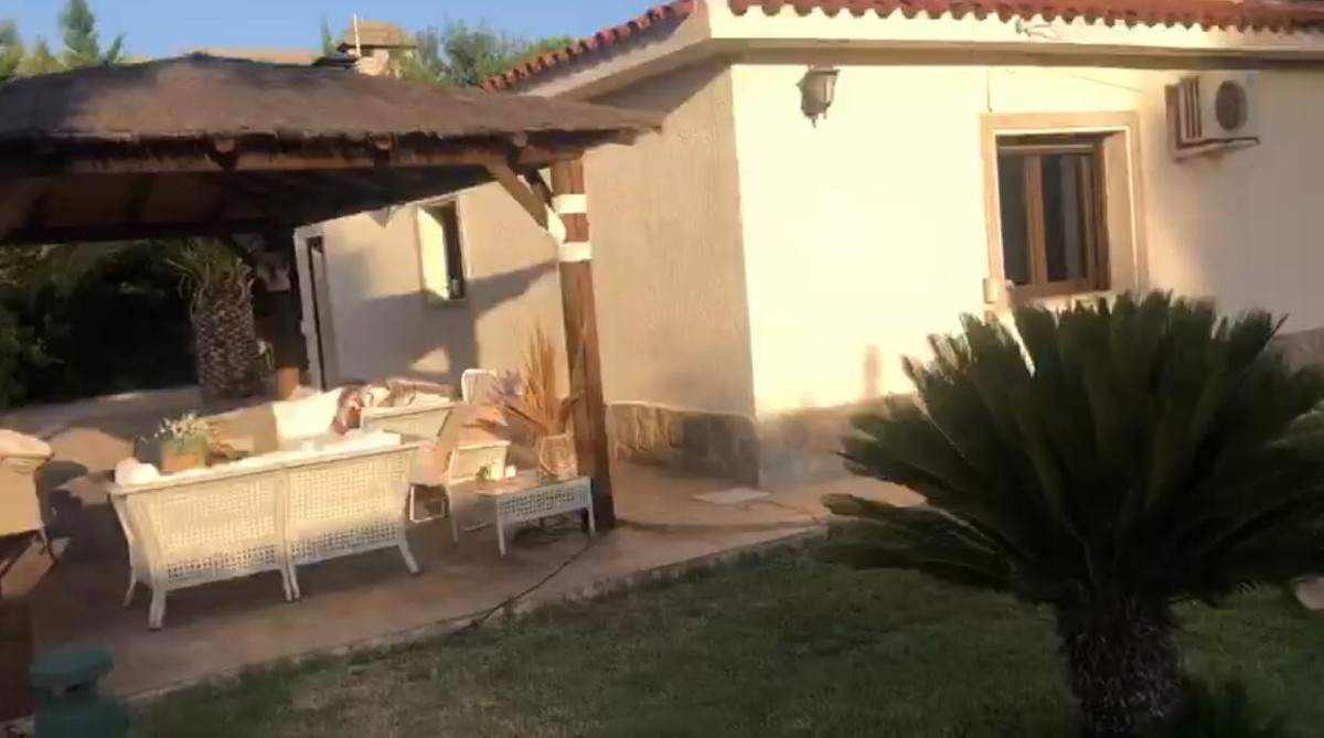Vrijstaande Villa te koop in Elda | 4 slaapkamers H5509342