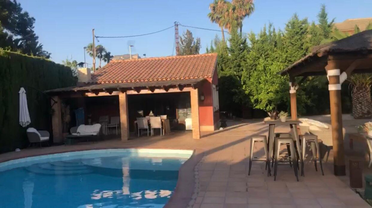 Vrijstaande Villa te koop in Elda | 4 slaapkamers H5509342